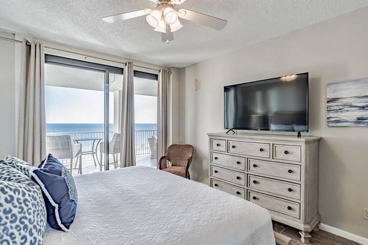 Vacation apartment for 10 people, with pool and sauna as well as balcony and hot tub in Alabama