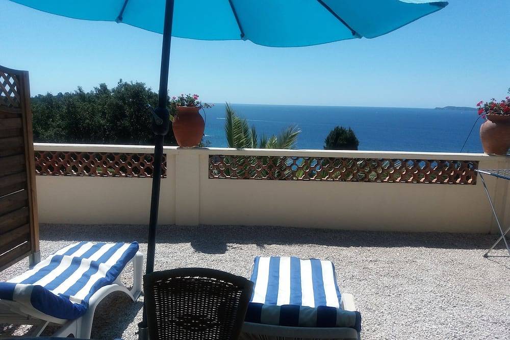 Appartement entier, Appartement vue sur mer exceptionnelle dans villa individuelle Côte d'Azur in Rayol-Canadel-sur-Mer, Parc national de Port-Cros