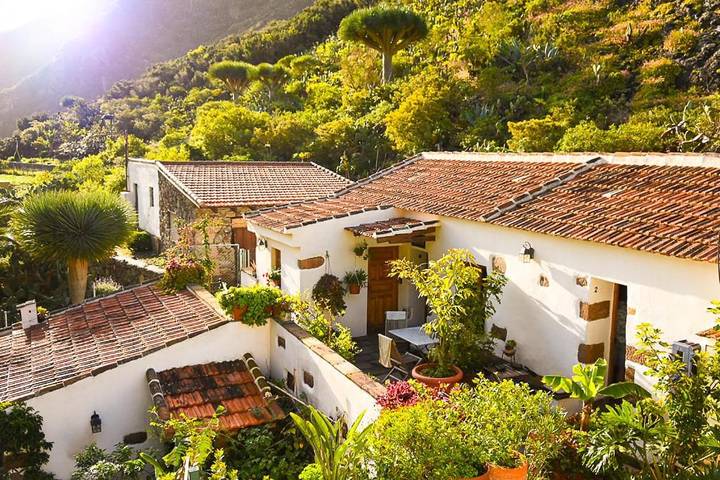 Casa rural para 3 personas, con jardín además de terraza y vistas en Santa Cruz de Tenerife