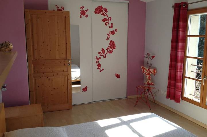 Location de vacances pour 7 personnes, avec terrasse et jardin à Le Cailar - 2