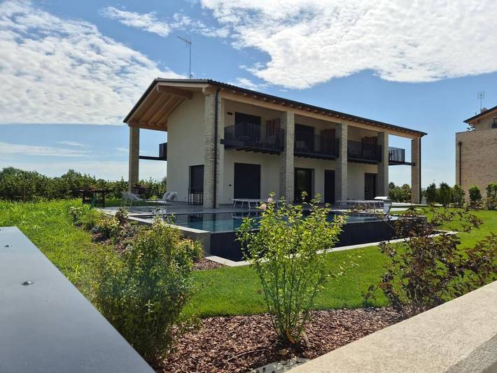 Maison d’hôte pour 2 personnes, avec Balcon et Terrasse ainsi que Jardin et Piscine à Cinto Caomaggiore