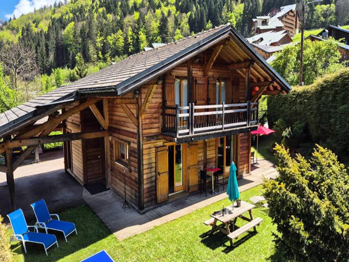 Hütte für 8 Personen, mit Garten in Saint-Jean-d'Aulps