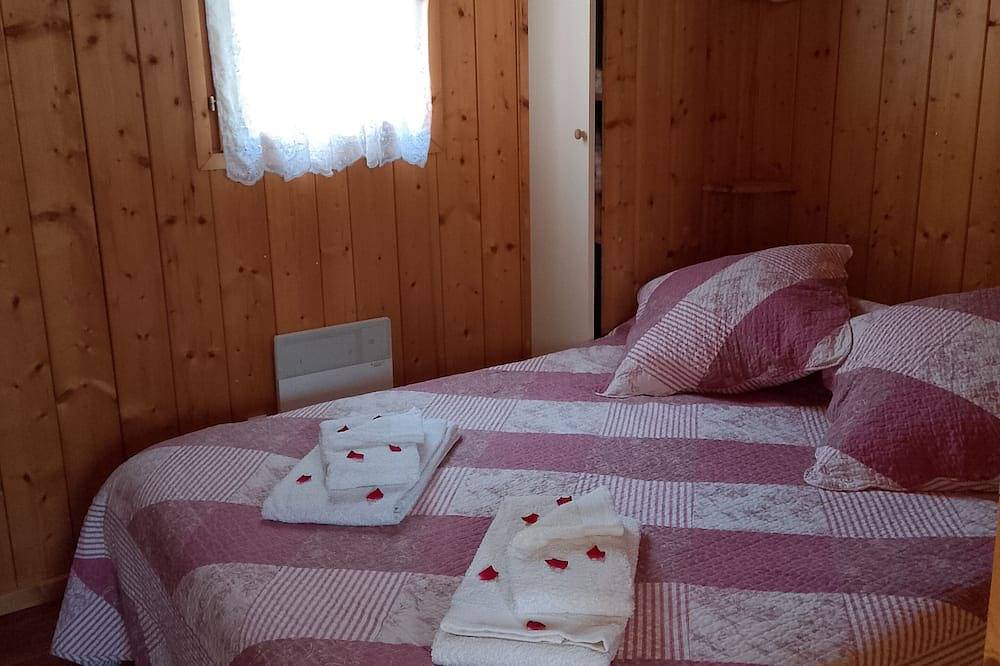 Chalet en los Pirineos orientales, equipado, cálido y rodeado de naturaleza. in Osséja, Región de Prades (Francia)