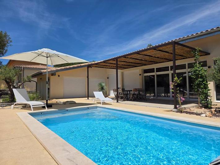 Location de vacances pour 7 personnes, avec Terrasse ainsi que Jardin et Piscine à Méjannes-le-Clap - 4