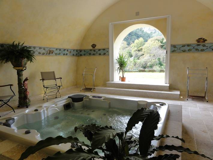 Gîte pour 2 personnes, avec jardin et jacuzzi dans le Var - 2