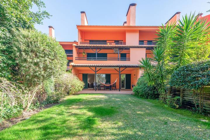 Apartamento de férias para 4 pessoas, com jardim em Aroeira