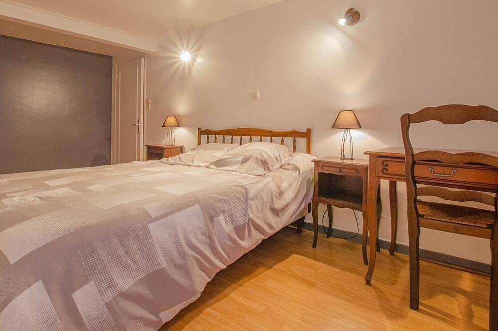 Possibilité de Couchages Pour 6 Personnes in Arcis-sur-Aube, Aube (desambiguación)