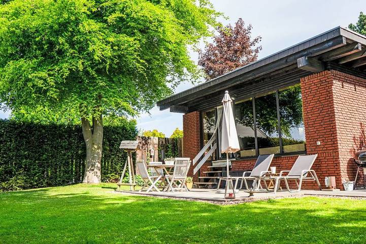 Bungalow für 4 Personen, mit Terrasse und Garten