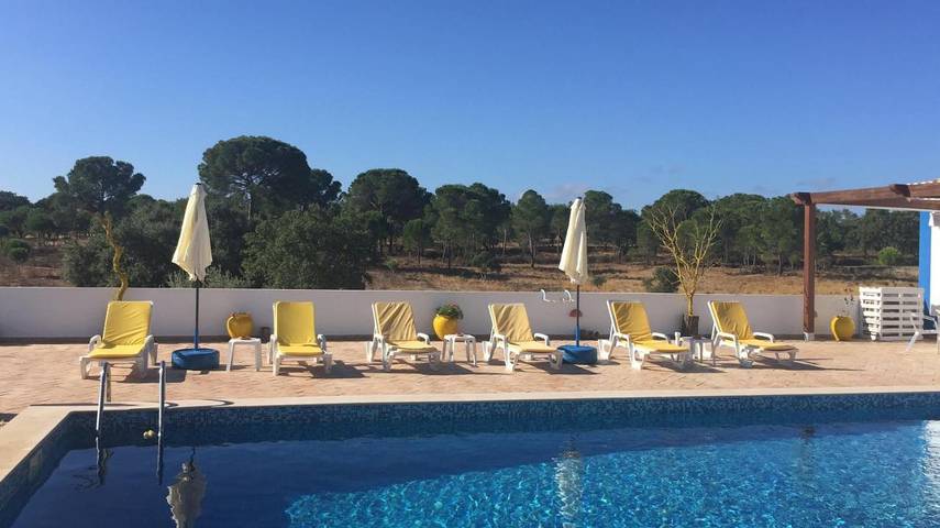Casa de férias para 12 pessoas, com vista e piscina e ainda vista para o lago and jardim, com animais de estimação em Santiago do Cacém
