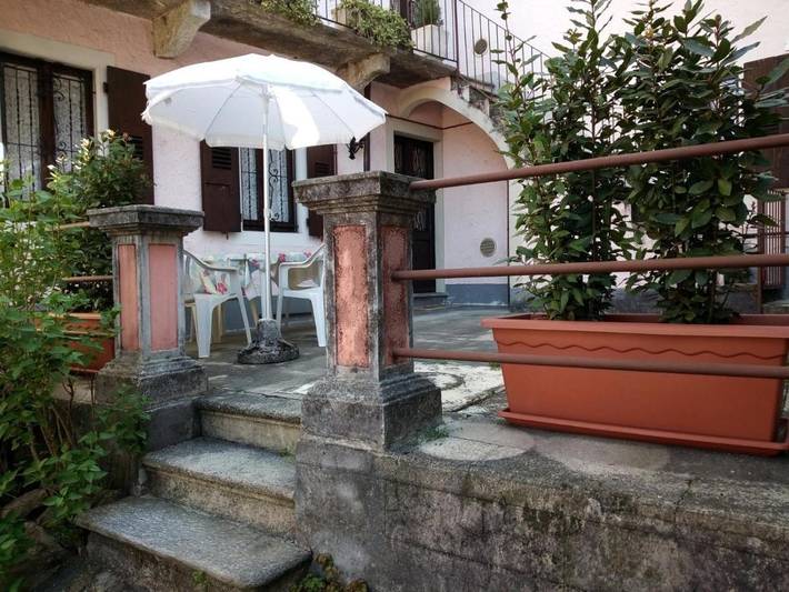 Gîte pour 4 personnes, avec terrasse et vue sur le lac à Laveno-Mombello - 2