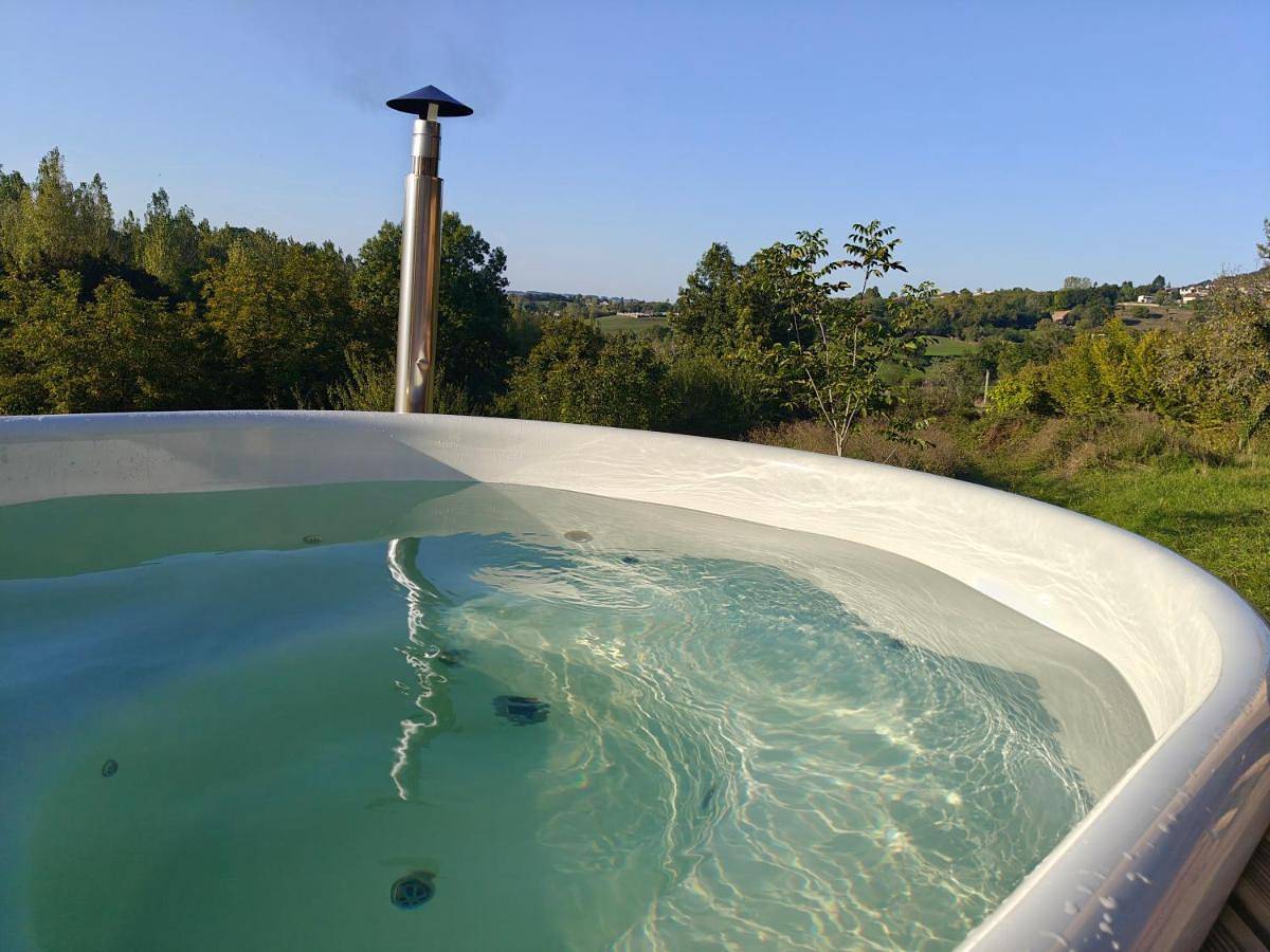 Camping and Gîtes - Le Mas d'Ayen in Ayen, Région de Brive-la-Gaillarde