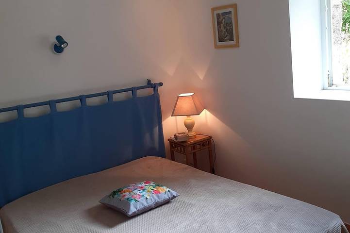 Gîte pour 5 personnes, avec piscine ainsi que jardin et terrasse à Azerat - 4