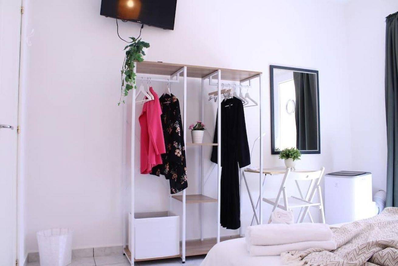 Ganze Wohnung, Alyssa-Mirage [Kostenloser Parkplatz] Wlan, Innenhof nur wenige Schritte vom Meer entfernt in Sirolo, Riviera del Conero