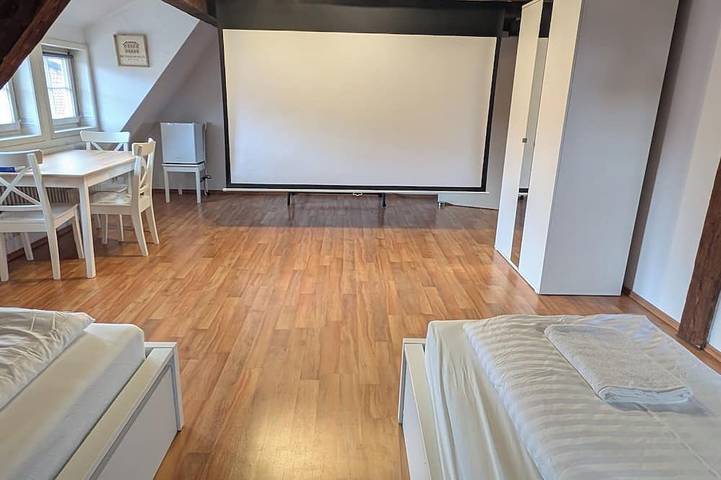 Ganze Wohnung, Dreibettzimmer im historischen Fachwerkhaus in Rottenburg, Neckar-Alb