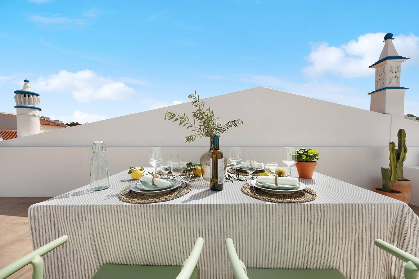 Ferienhaus 'Casa Helena' mit privater Terrasse, Wlan und Klimaanlage in Ferragudo, Faro Distrikt