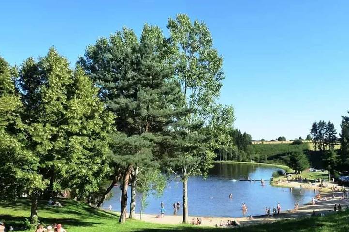 Mobil home pour 4 personnes dans Plan d'eau de Champagnac le Vieux - 4