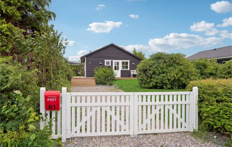 Ferieudlejning for 4 personer, med Terrasse og Have i Kerteminde