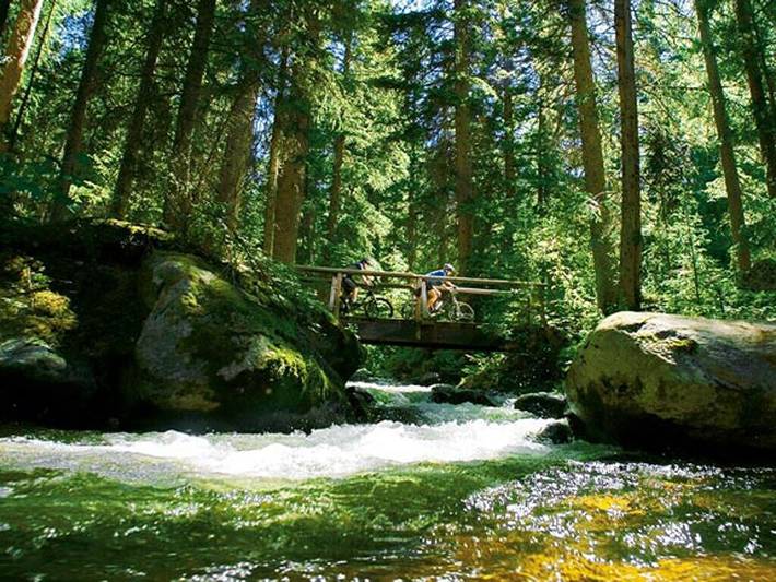 Gîte pour 3 personnes, avec jacuzzi et balcon ainsi que sauna et piscine à Avon - 2