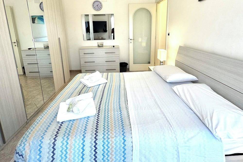 Entire apartment, [Savona] Apt 2 bedr+ Wi-fi+ 2 balcony in Savona (City), Savona