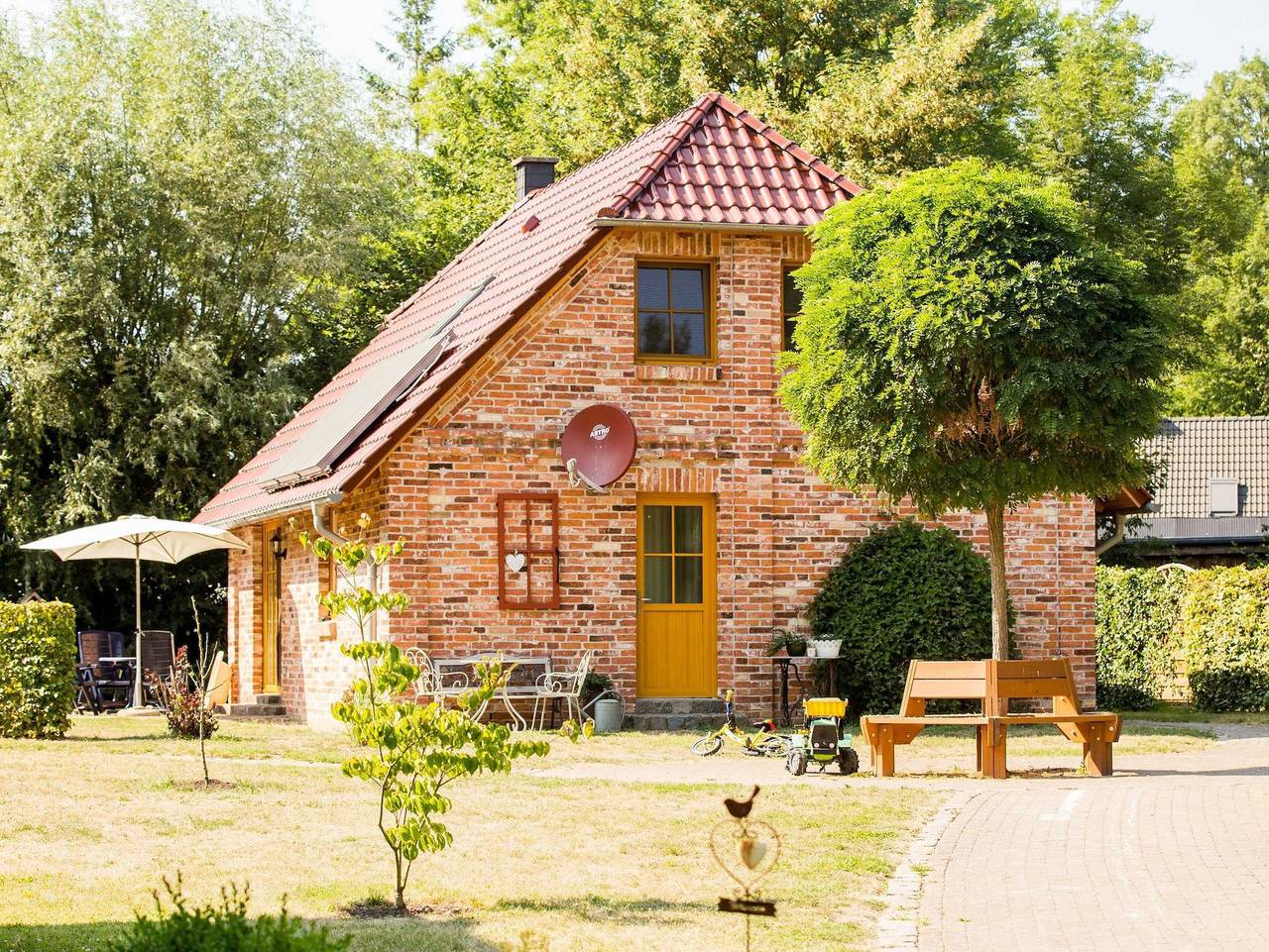 Ferienhof Landhäuser Mechelsdorf nahe Ostseebad Kühlungsborn - 4-Raum-Landhaus (3) mit Sauna und Kamin (86m²) in Mechelsdorf, Bastorf