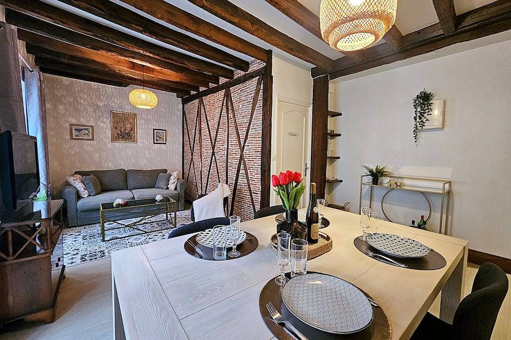 Apartamento entero, L'Odyssée - Charming 1-Bedroom Apt - Sleeps 4 - Historic Center - Pet-Friendly in Orleans, Valle del Loira