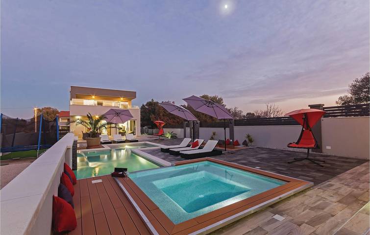 Ferienhaus für 10 Personen, mit Terrasse in Sisan - 3