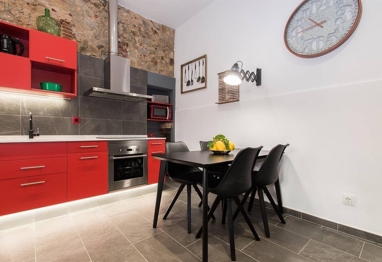 Apartamento entero, Espectacular loft de diseño a cinco minutos andando a la playa. in Canet de Mar, Costa del Maresme