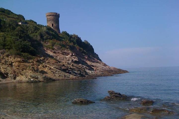 Location de vacances pour 4 personnes, avec jardin et terrasse à Pietracorbara
