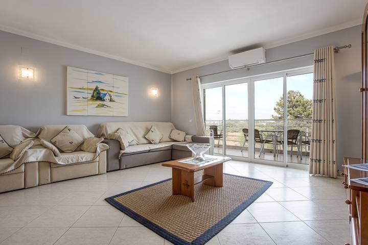 Ferienwohnung für 7 Personen, mit Balkon und Garten sowie Kinderpool und Seeblick in Alvor - 2
