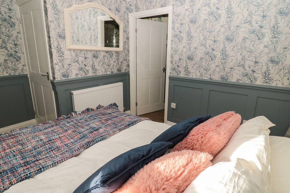 The Vault House, pet friendly, luxury holiday cottage in Bellingham in Bellingham (UK), Kielder Forest Park