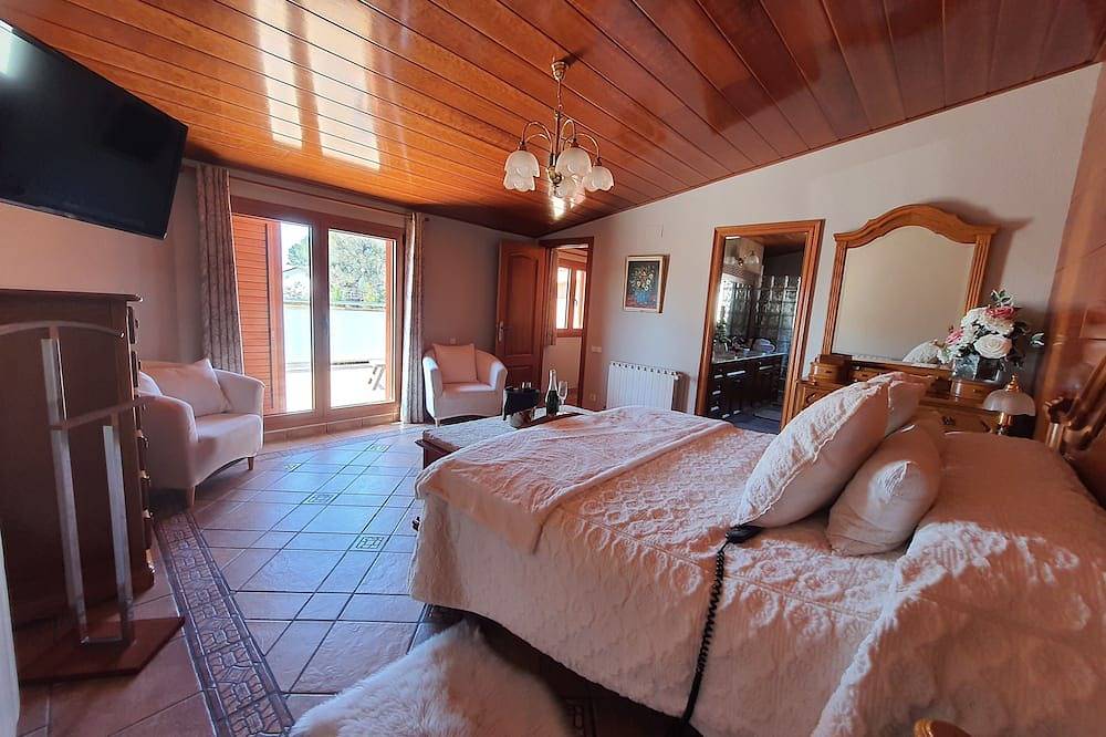 Holiday home (rental entire) Raco de Lis for 8 people in la Torre de Claramunt, Barcelona Inland