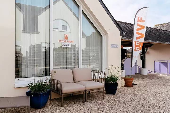 Gîte pour 2 personnes, avec terrasse et piscine à Larmor-Baden - 2