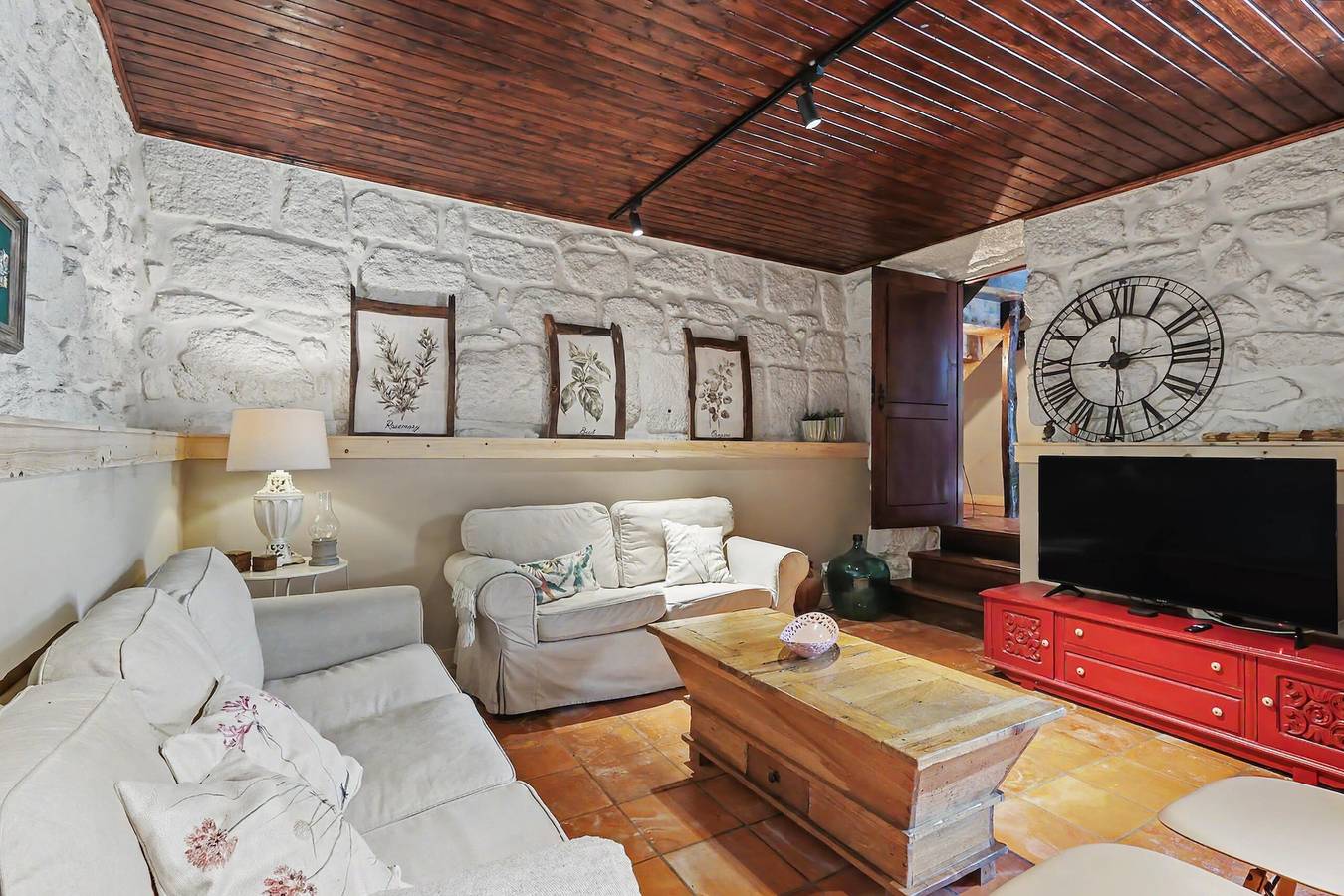 Ferienhaus 'Casa Nova das Oliveiras' mit Bergblick, Wlan und Klimaanlage in Verim, Friande e Ajude, Braga Distrikt
