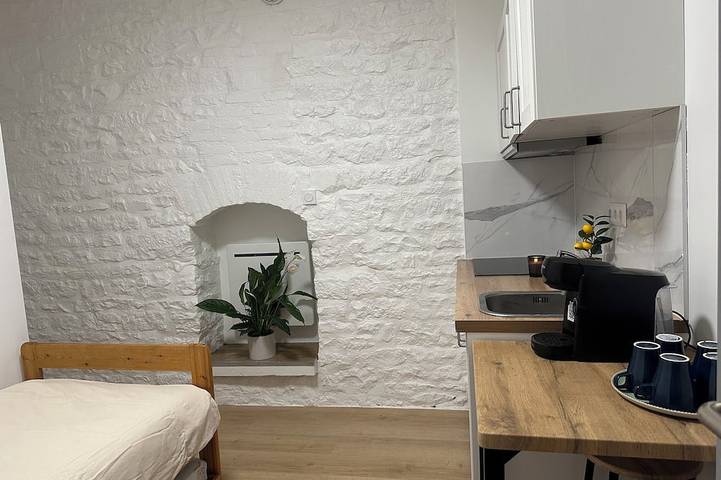 Ganze Wohnung, New studio apartment, 2 minutes from the Dijon train station – for 1 to 2 people in Dijon, Dijon und Umgebung