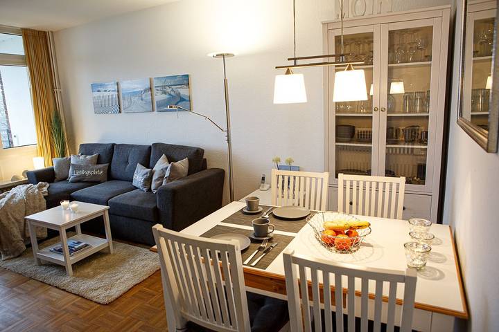 Ferienwohnung für 2 Personen, mit Seeblick und Pool sowie Balkon und Sauna in Wyk auf Föhr (Stadt) - 2