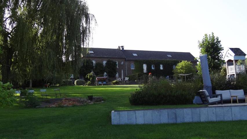 Gîte pour 3 personnes, avec piscine ainsi que vue et jardin, adapté aux familles à Plombières - 2