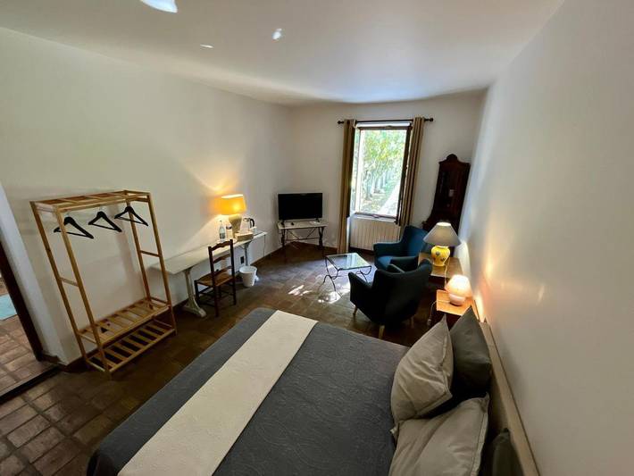 Location de vacances pour 5 personnes, avec vue ainsi que piscine et jardin à Le Pontet - 3