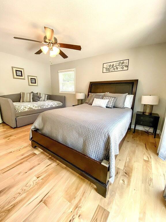 Vacation rental for 10 people, with pool and yard, with pets in Bella Vista