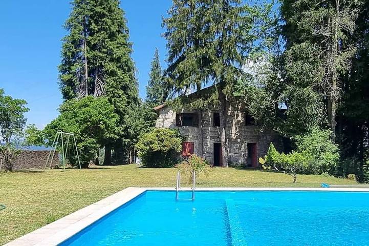 Gîte pour 10 personnes, avec Jardin