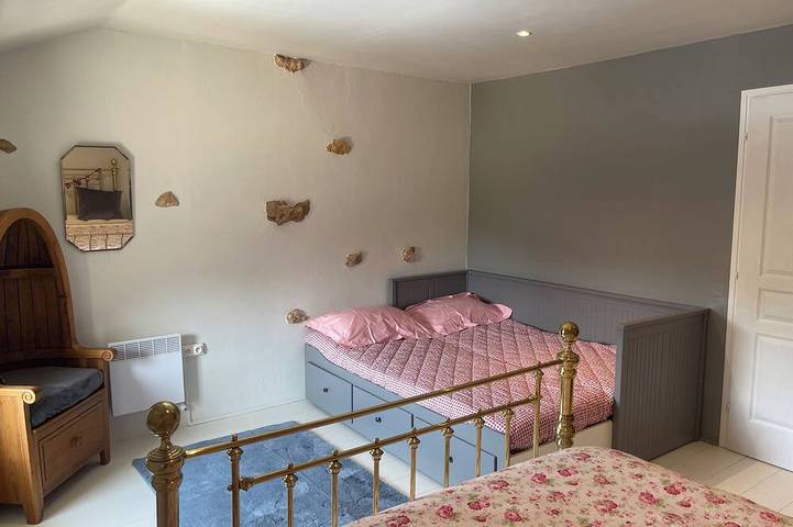 Gîte pour 4 personnes, avec jardin et piscine à Brux - 4