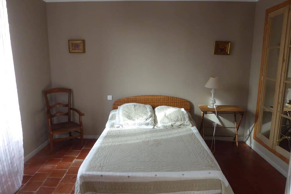 Ancienne Bâtisse en Pierre Dans la Tradition des Maisons Vigneronnes in Roquefort-des-Corbières, Narbonne region