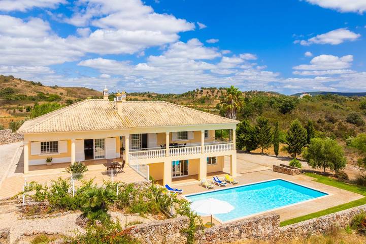 Location de vacances pour 8 personnes, avec jardin dans São Bartolomeu de Messines - 3