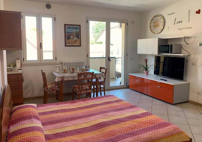 Ganze Wohnung, Apartment 'Marechiaro' mit Balkon, Wlan und Klimaanlage in Viserba, Rimini