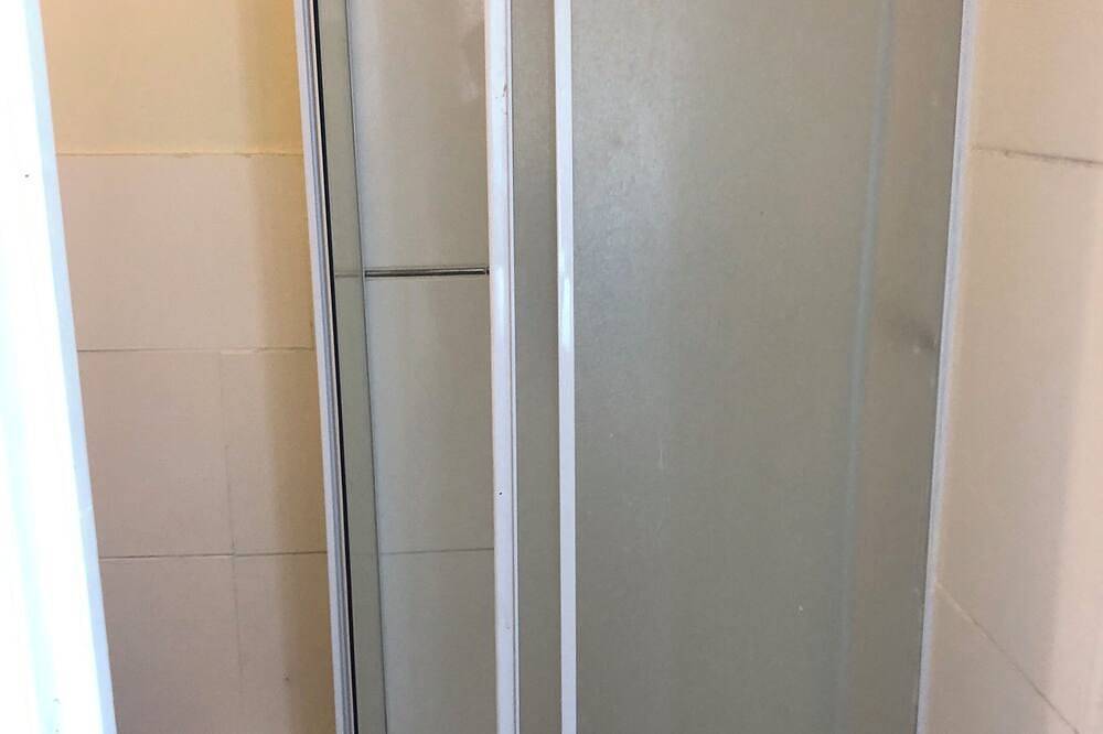 Appartement entier, Tranquil 1-bedroom studio in charming Blanquefort awaits you close to Bordeaux in Blanquefort, Région de Bordeaux