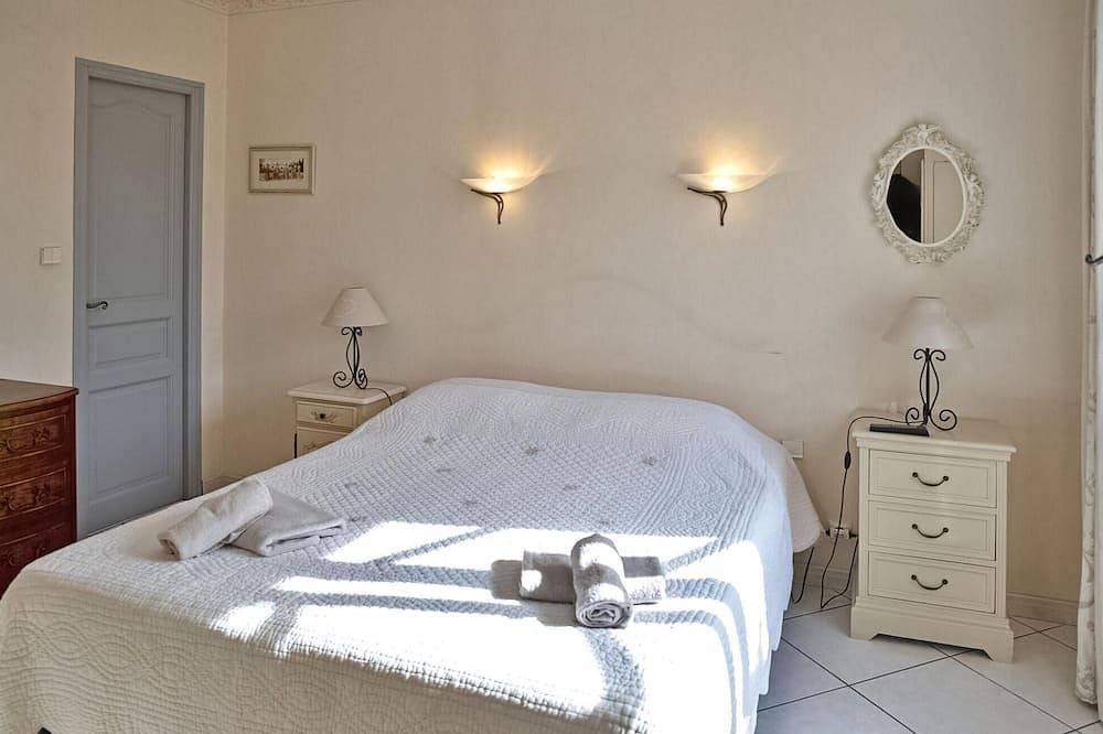 Gorgeous home in Graveson in Graveson, Arles region