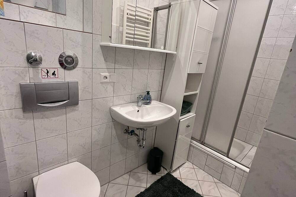 Ganze Wohnung, 300 Mbit Wlan | Direkt am Marienplatz | Erdgeschoss | U-Bahn in Stuttgart, Stuttgart Region