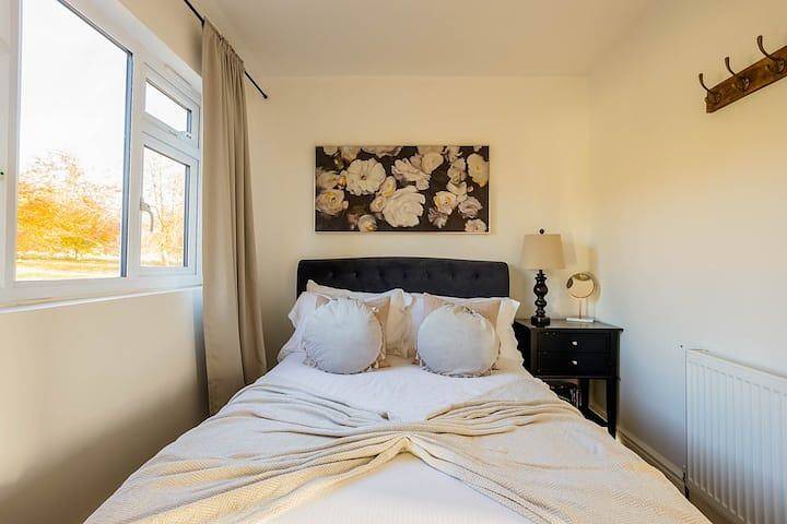 Cottage for 2 people with yard in Dorset