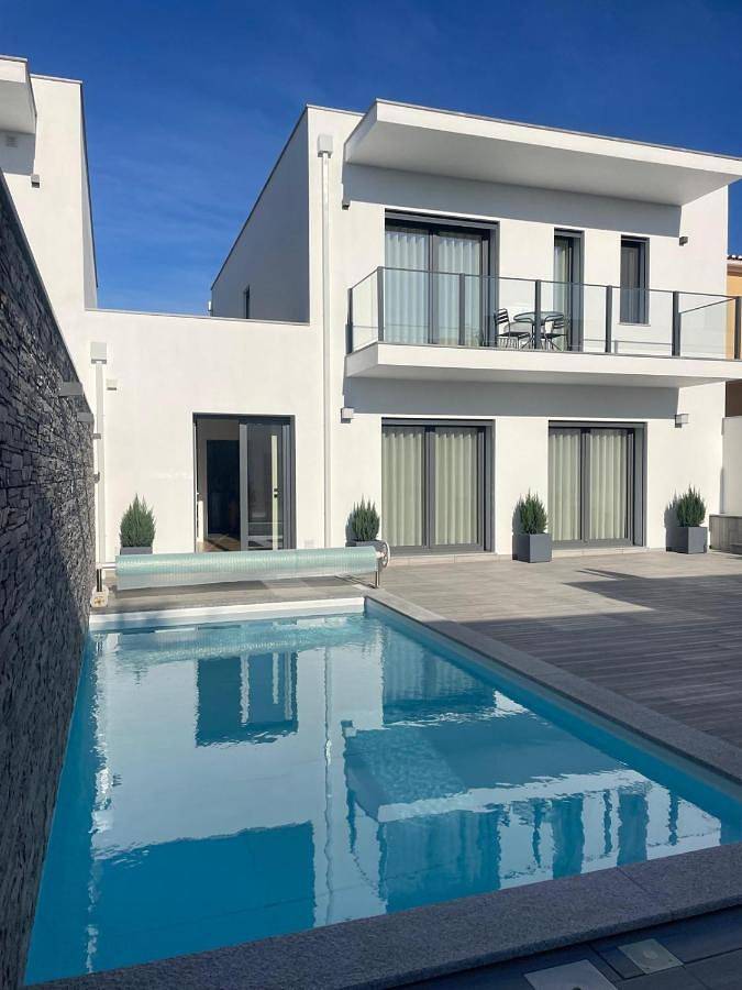 Location de vacances pour 6 personnes, avec Balcon et Terrasse ainsi que Jardin et Piscine à Cadaval