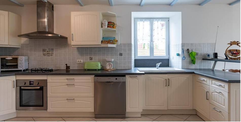 Location de vacances pour 8 personnes, avec jardin et vue, animaux acceptés à Saint-Quentin-de-Chalais - 2