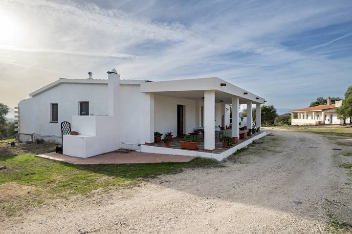 Location de vacances pour 7 personnes, avec jardin dans Dorgali - 2